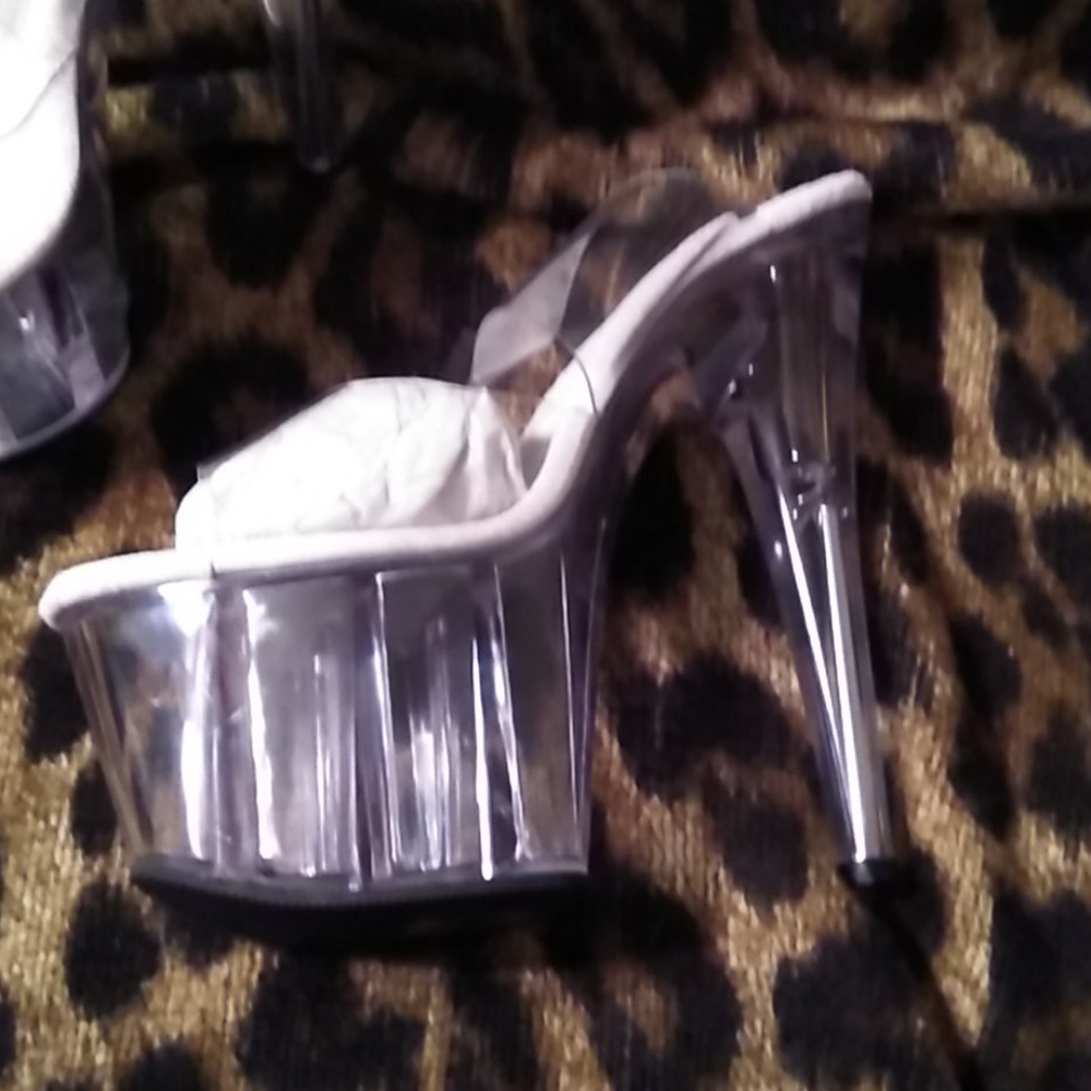 Heels - Picture 2 of 6